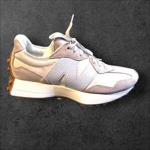 New Balance 327
